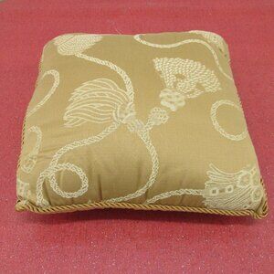 Dakotah Tassel Graphic Decorative Throw Pillow